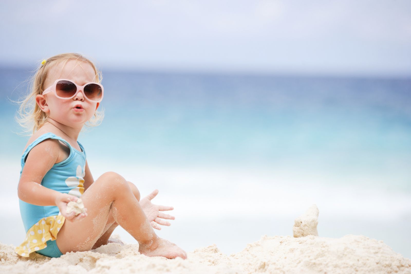 Có nên cho trẻ dùng kem chống nắng sớm?